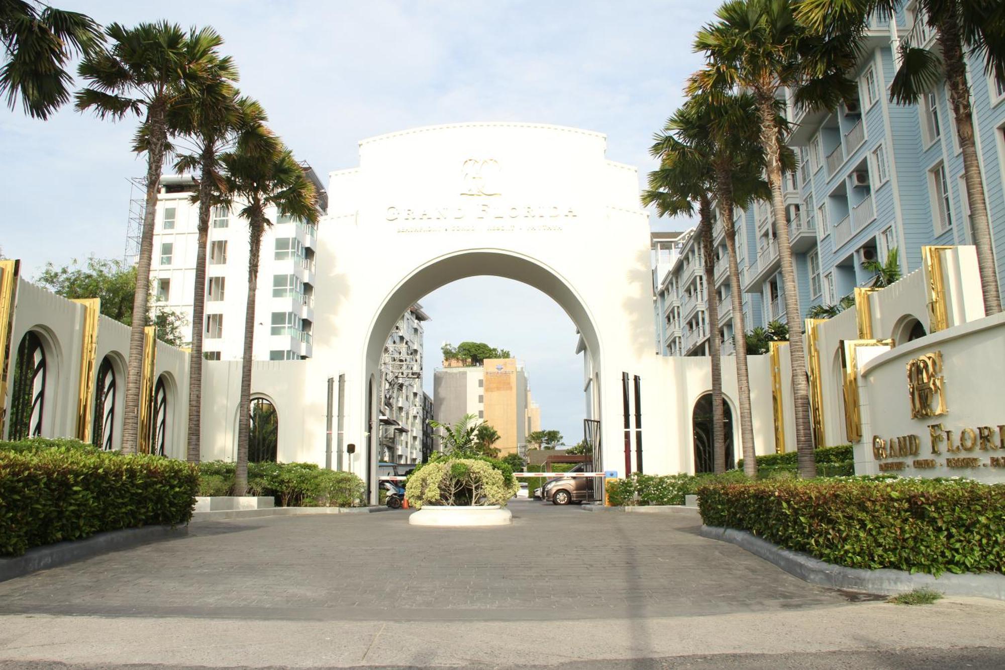 Grand Florida芭提雅带免费游泳池温泉桑拿浴和健身房瑜伽室私家海滩公寓e206 Na Chom Thian Extérieur photo